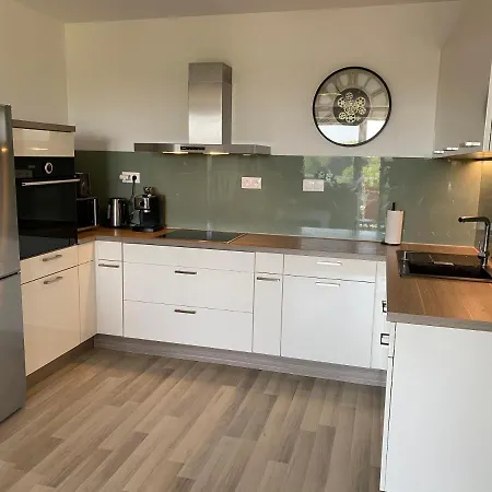 Self Check In With Parking Included Apartment Bratislava