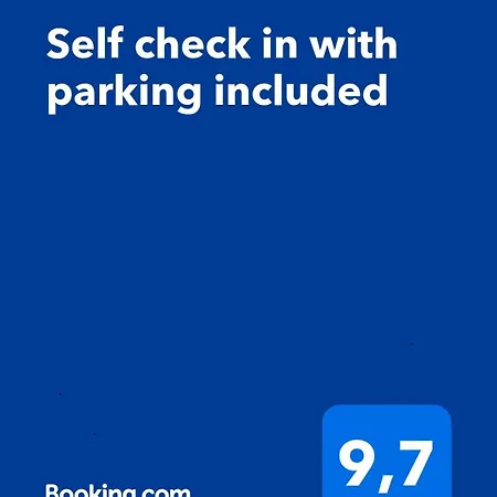 アパート Self Check In With Parking Included ブラチスラヴァ