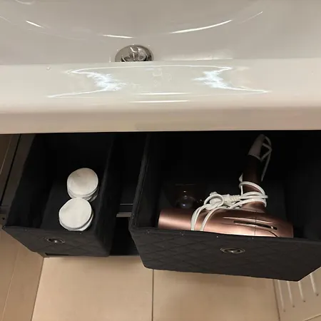 Self Check In With Parking Included Apartman